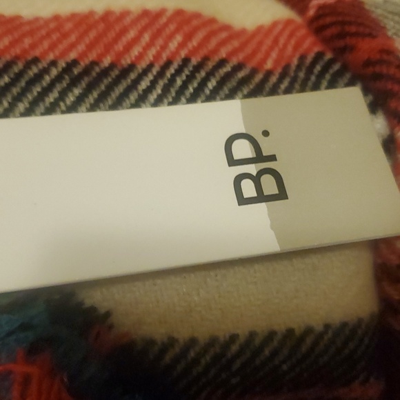 Women's Scarf Wrap - Picture 3 of 3